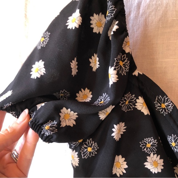 BP Black Daisy print crop top puff sleeve size S - Picture 4 of 7